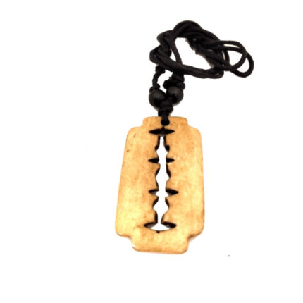 Μενταγιόν κοκκάλινο σε καφέ χρώμα σχέδιο ξυράφι με κορδόνι από Νεπάλ