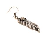 Σκουλαρίκια έθνικ από λευκό μπρούτζο κρεμαστό σχέδιο φτερό με ημιπολύτιμη πέτρα Λαμπραδορίτη