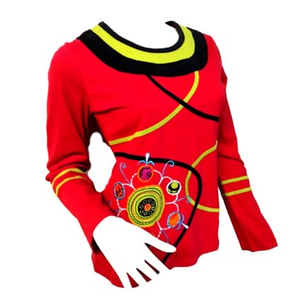 Μπλούζα γυναικεία σε κόκκινο χρώμα με πράσινες γραμμές και σχέδια