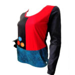 Μπλούζα γυναικεία σε μαύρο μπλέ και κόκκινο χρώμα με σχέδια κύκλους και λουλούδια