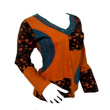 Μπλούζα γυναικεία σε πορτοκαλί χρώμα και πολύχρωμα μοτίβα με τεχνική πάτσγουορκ