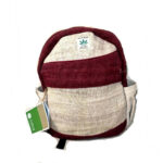 Τσάντα πλάτης σε μεγάλο μέγεθος από κλωστική κάνναβη άνετη εφαρμογή με ρυθμιζόμενους ιμάντες και πολλόυς αποθηκευτικούς χώρους σε χρώμα μπεζ με μπορντώ