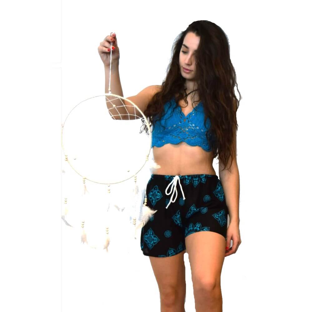 Γυναικείο σόρτς κοντό με λάστιχο στη μέση και κορδόνι σε μάυρο χρώμα με μπλέ μοτίβα από ρεγιόν χειροποίητα από Ταϊλάνδη Γυναικείο σόρτς κοντό με λάστιχο στη μέση και κορδόνι σε μάυρο χρώμα με μπλέ μοτίβα από ρεγιόν χειροποίητα από Ταϊλάνδη