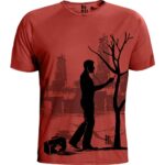 Ανδρικό tshirt της εταιρίας Replica από οργανικό βαμβάκι και στάμπα με οικολογική μεταξοτυπία νεροχρώματος σε κόκκινο χρώμα με σχέδιο γιατρός της φύσης