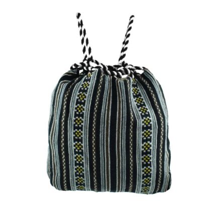 Τσάντα πλάτης με έθνικ στοιχεία υφαντή σε αποχρώσεις του μαύρου με κορδόνια πλεξούδα .Χειροποίητη από Κρήτη