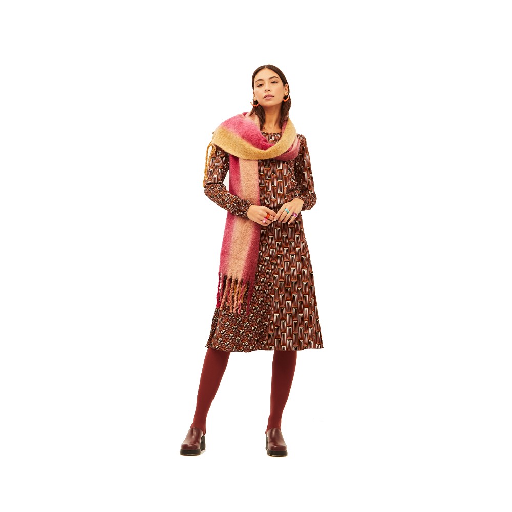 Φούστα μίντι από βισκόζη και ελαστάν με ελαστική μέση σε καφέ χρώμα και τύπωμα γεωμετρικά σχέδια της εταιρίας Xantik Φούστα μίντι από βισκόζη και ελαστάν με ελαστική μέση σε καφέ χρώμα και τύπωμα γεωμετρικά σχέδια της εταιρίας Xantik