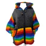 Μπουφάν ζακέτα από 100% μαλλί με εσωτερική επένδυση πολυεστέρα σε μαύρο και πόλυχρωμα μοτίβα με κουκούλα και φερμουάρ