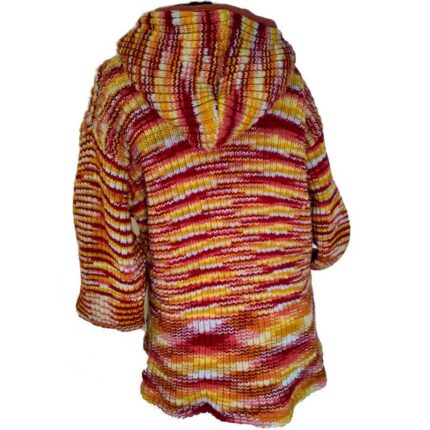 Μπουφάν ζακέτα από 100% μαλλί σε πορτοκαλί και κίτρινο χρώμα με επένδυση φλις , κουκούλα ενσωματωμένη ,τσέπες εξωτερικές στα πλάγια .Κλείνει με φερμουάρ.