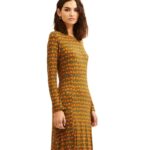 Φόρεμα μακρύ σε πράσινο χρώμα με τύπωμα λουλούδια φολκλόρ από βισκόζη με άνοιγμα στο κάτω μέρος