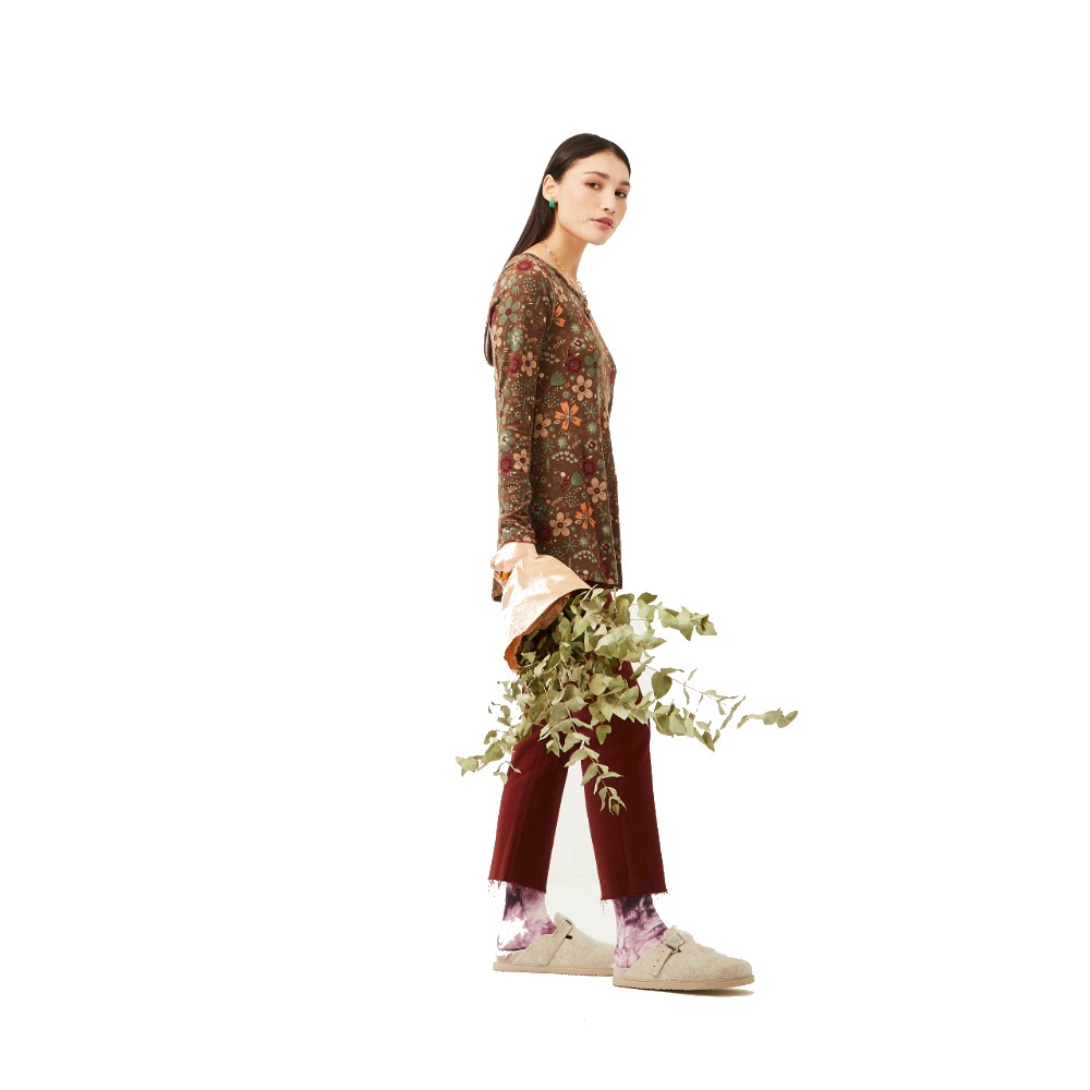 sht-052-273-a-grey-winter-flowers-shirt-print Μπλούζα με μακρύ μανίκι και λαιμόκοψη χαμόγελο σε γκρί χρώμα και σχέδιο χειμερινά λουλούδια από πολυεστέρα