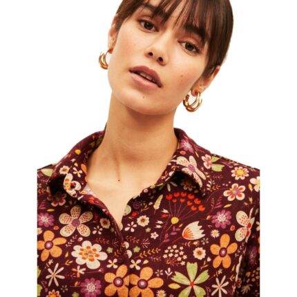 Πουκάμισο μακρύ μανίκι σε μπορντό χρώμα από πολυεστέρα με κουμπιά και γιακά και σχέδιο λουλούδια