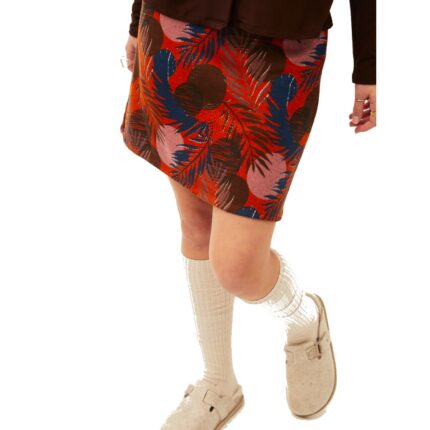 Μίνι φούστα με λάστιχο και μπάσκα σταθερή με φερμουάρ στο πίσω μέρος σε καφέ χρώμα από πολυεστέρα με σχέδια χειμωνιάτικα φύλλα.