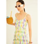 Μίντι φόρεμα με τιράντες και κουμπιά στο μπροστινό μέρος με υπέροχα χρωματιστά μοτίβα από βισκόζη προέλευση Ισπανίας